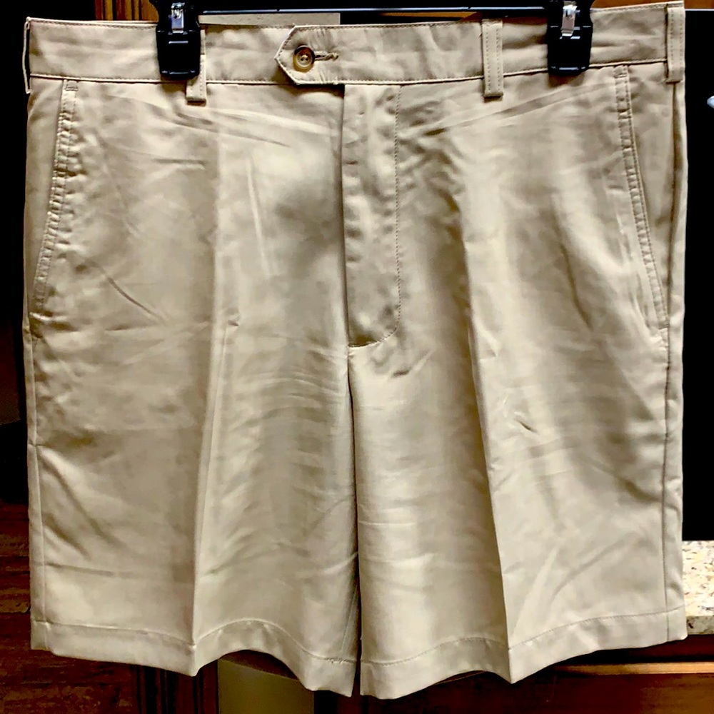 Donald Ross lightweight khaki shorts size 35